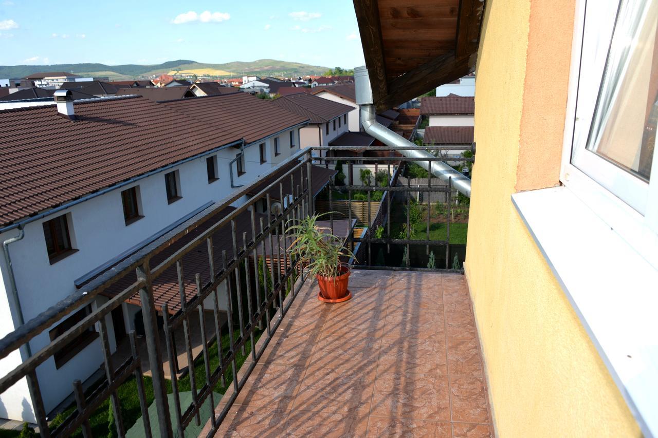 Апартаменты Apartament Rezidential - Алба-Юлия Экстерьер фото